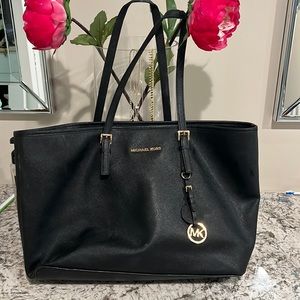 Micheal kors black large bag